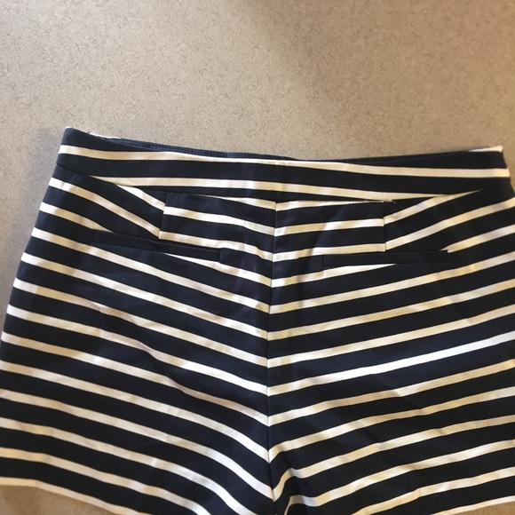 Shorts - Picture 3 of 3